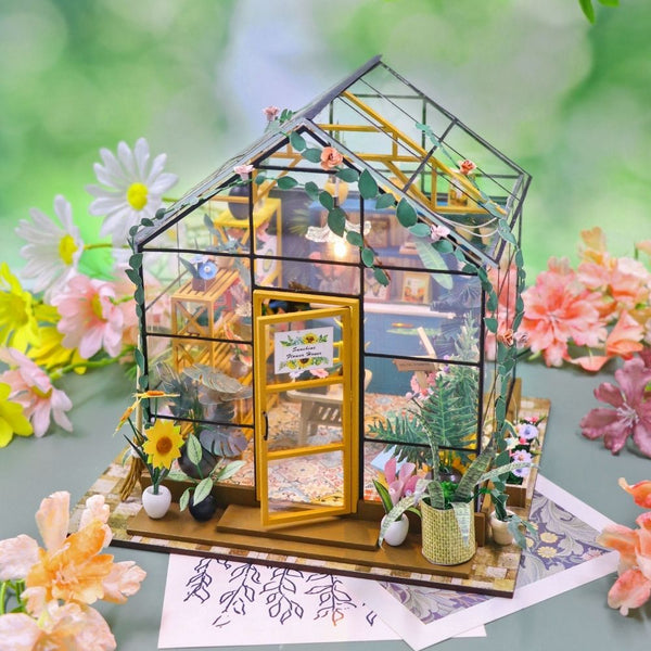 Miniature House - Sunny Greenhouse