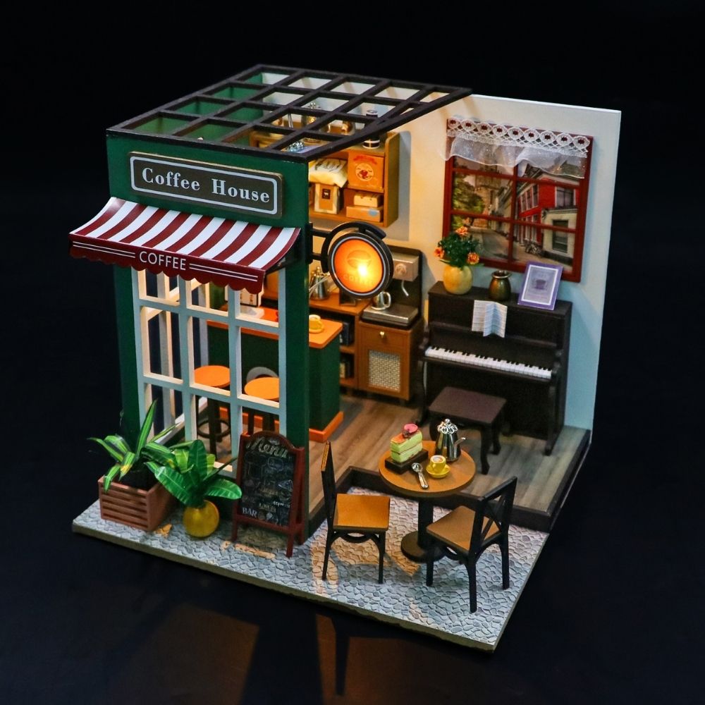 Miniature House - Afternoon Coffee