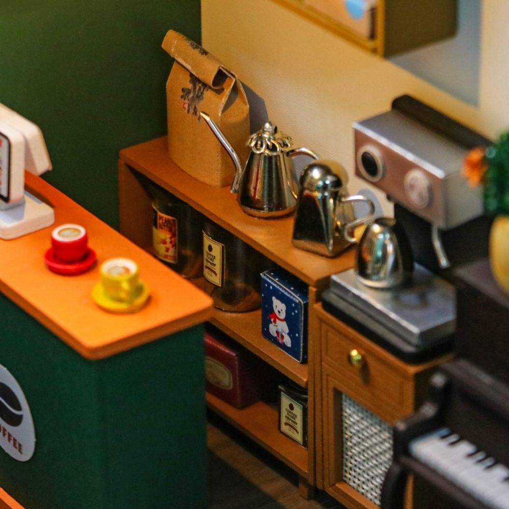 Miniature House - Afternoon Coffee
