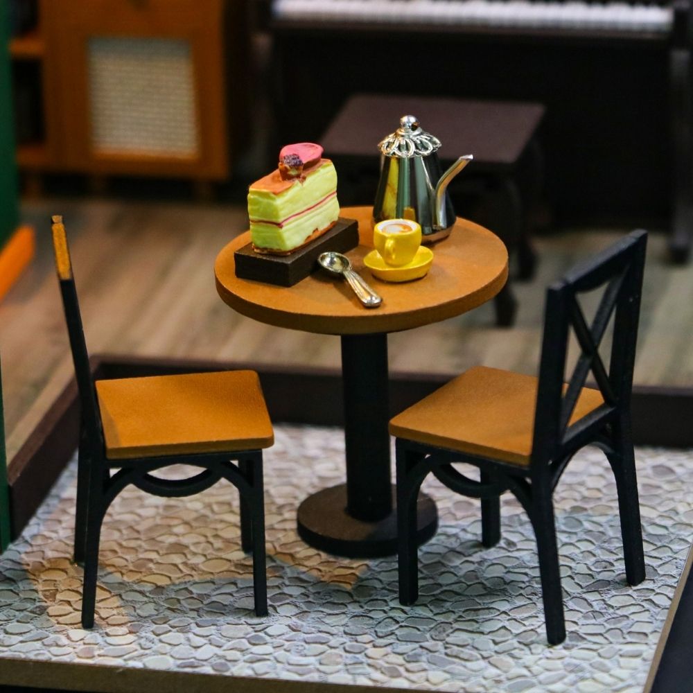 Miniature House - Afternoon Coffee