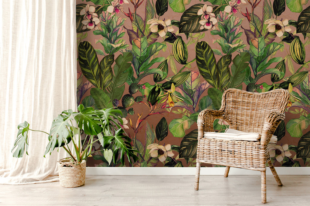 Lé Papiers De Ninon – Panoramisch behang Opuntia - Meerkleurig, rotan fauteuil en groene plant voor een muur met tropisch behang