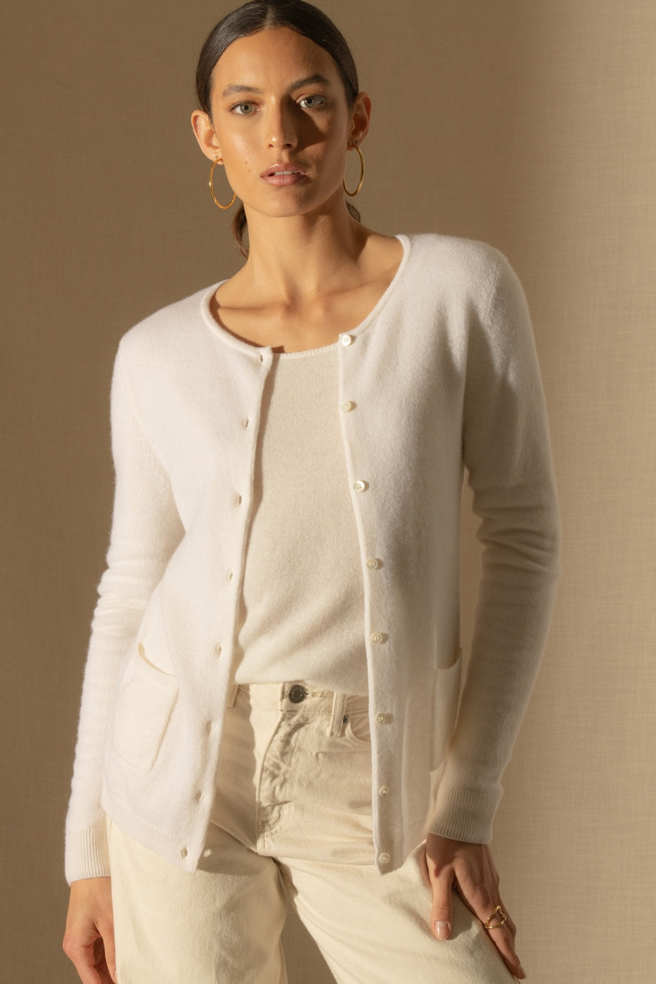 Round Neck Cardigan - Amy - Snow