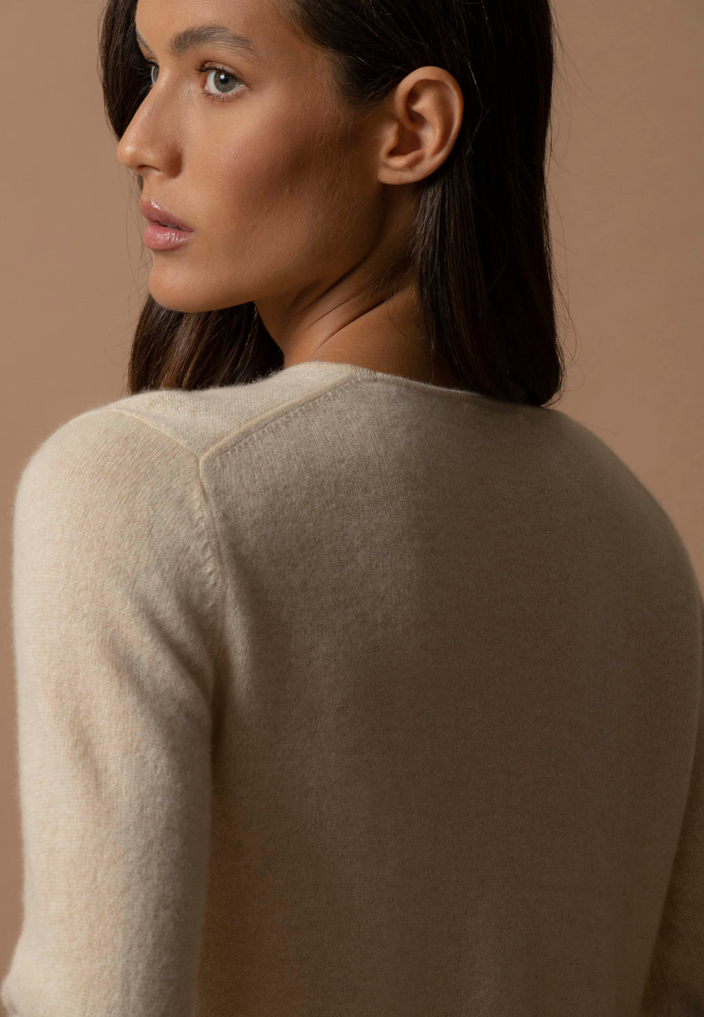 Strickjacke mit V-Ausschnitt Paige – Sand