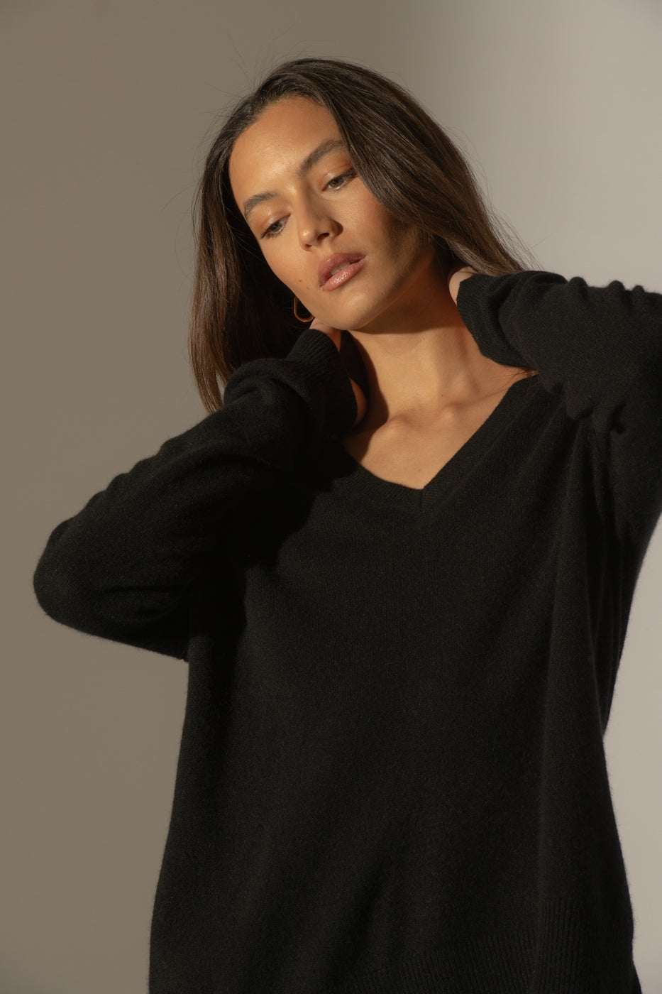 V-Neck Sweater Front And Back - Lova - Black