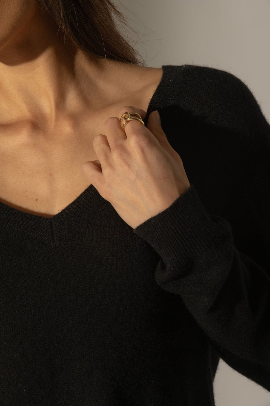 V-Neck Sweater Front And Back - Lova - Black