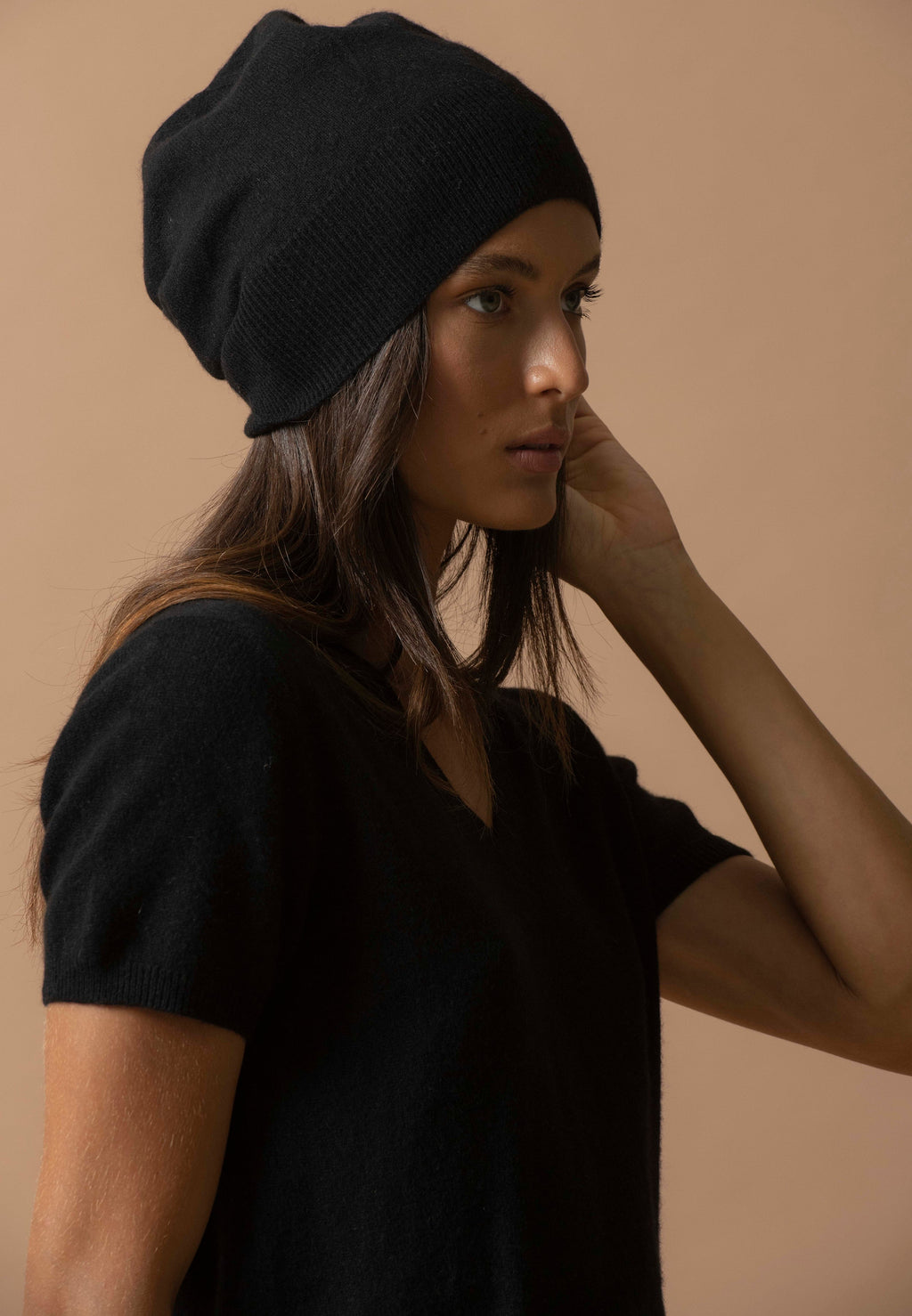 Camiseta con cuello de pico - Efimia - Negro