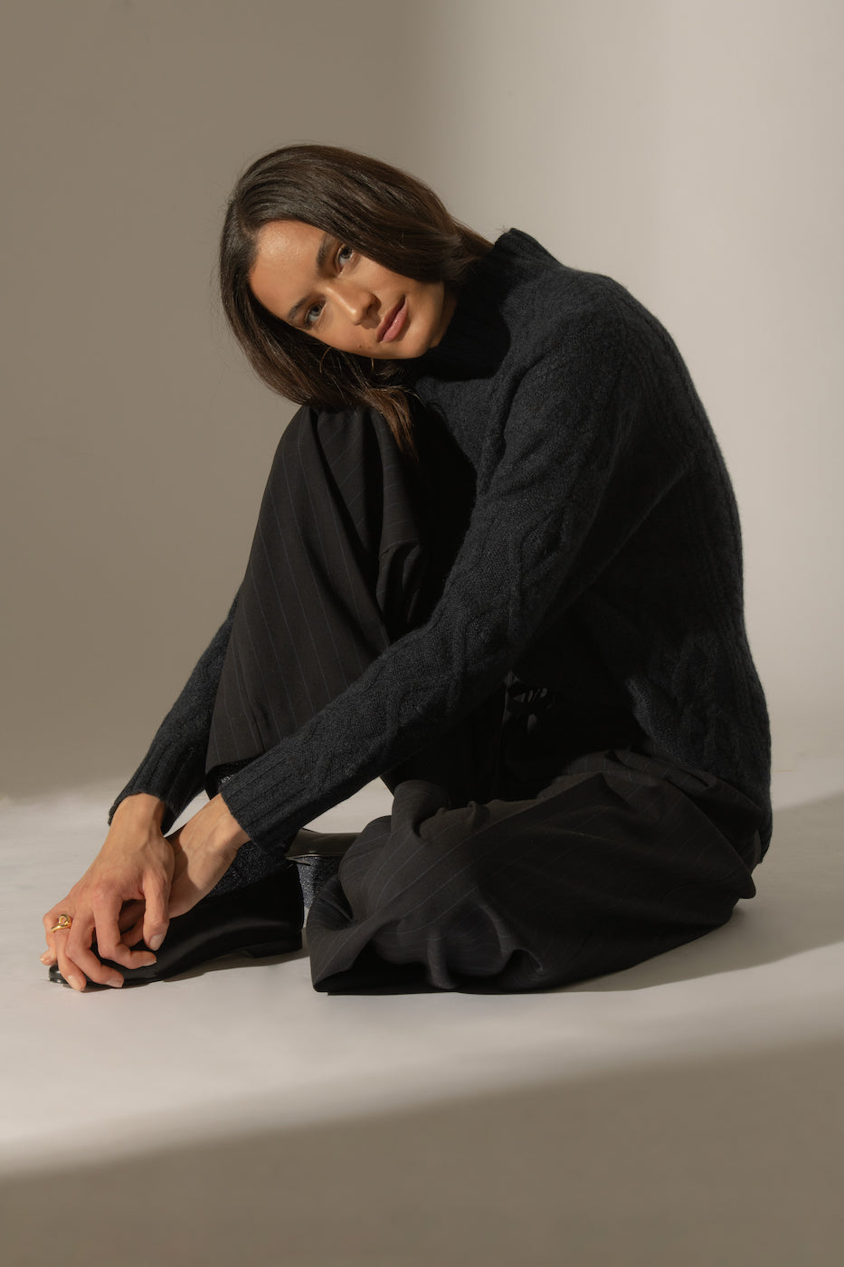 6-Ply Turtleneck Sweater - Pemala - Caviar