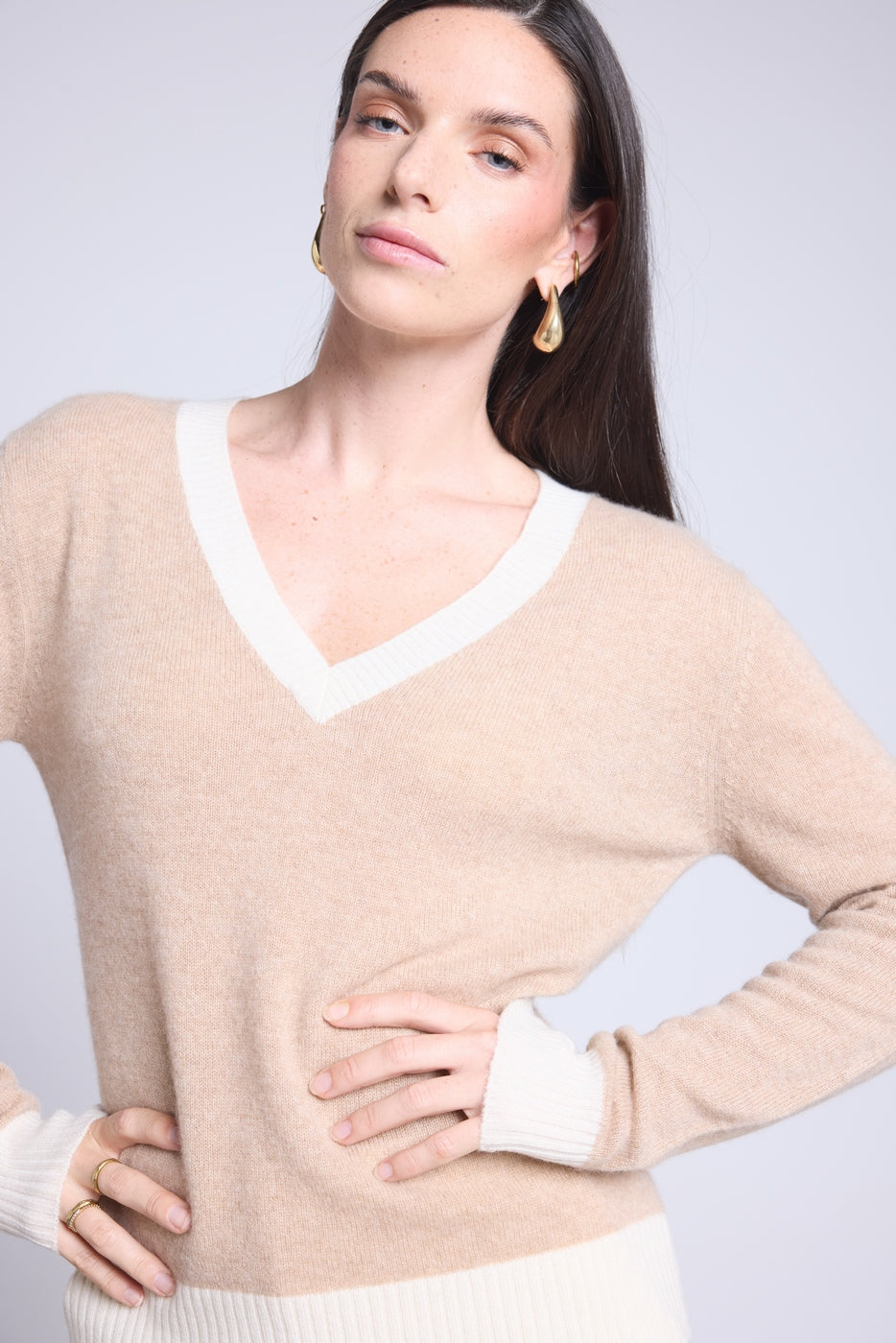Jersey de cuello en V de canalé de color Perla - Beige crema blanco - Mujer