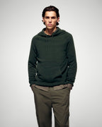 #label: Dren mesure 1,89m et porte une taille M