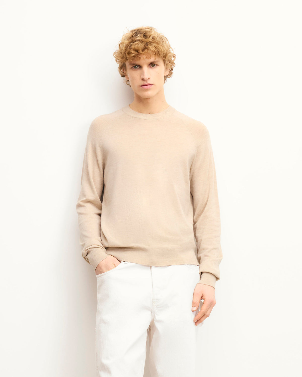 #label: Leon mesure 1,89m et porte une taille M
