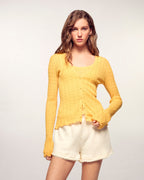 #label: Nathali is 1.76m tall and wears a size S
