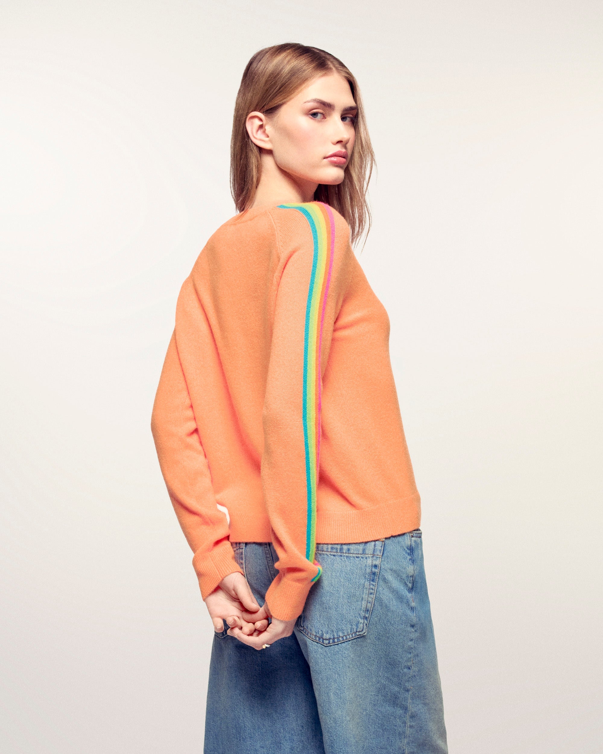 #label: Aida mesure 1,75m et porte une taille S