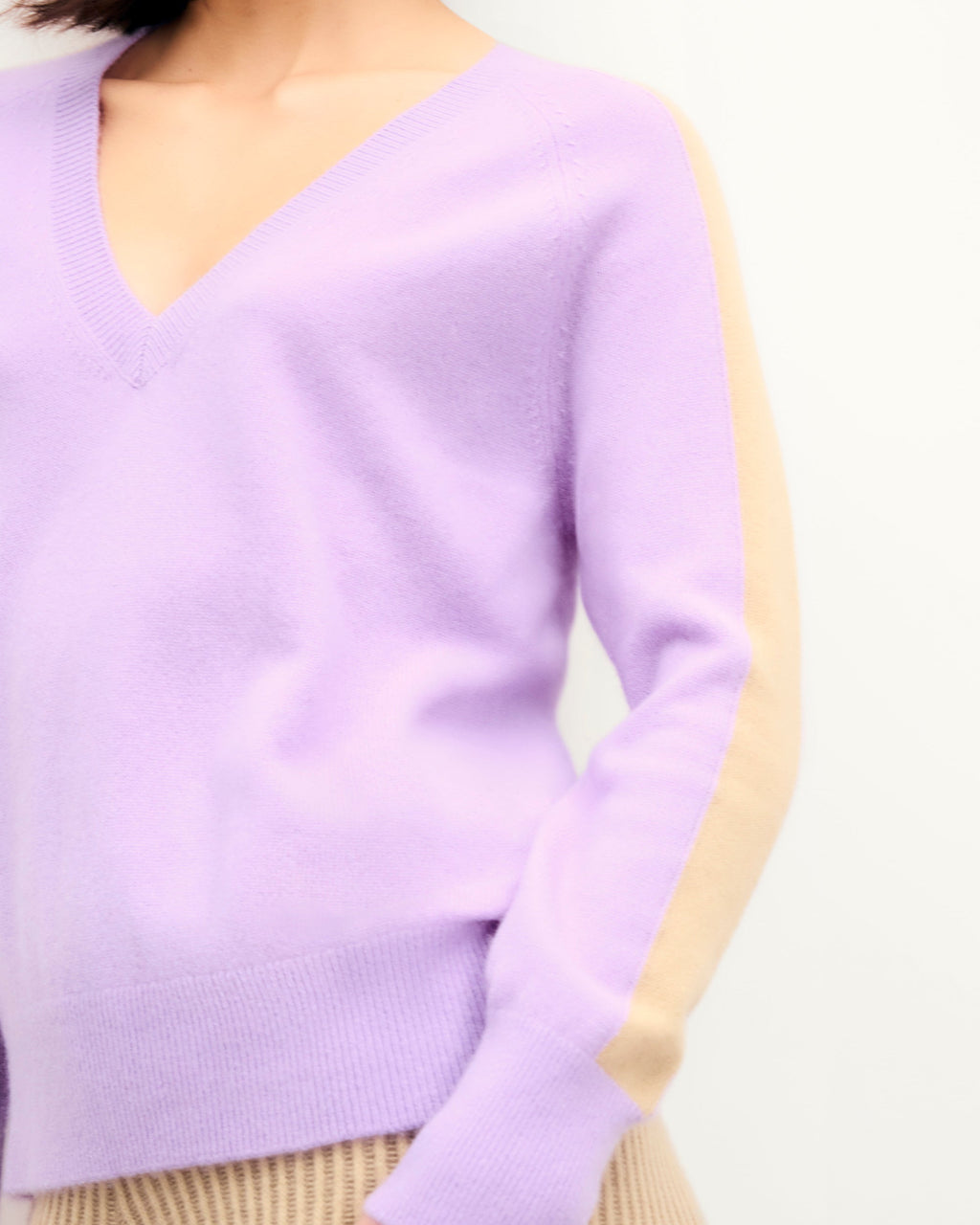 Maglione Scollo a V Oversize con Bande - Fantasy Lilac - Donna