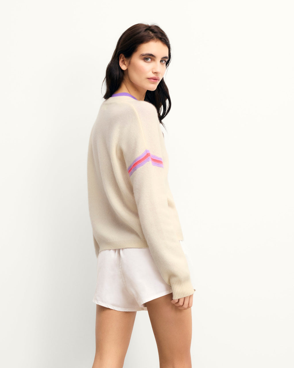 Jersey de cuello en V con rayas bicolores en las mangas - Crudo - Mujer