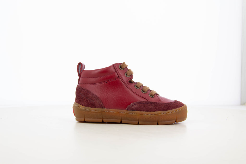 Pom d'Api – Pom D'Api - Start Skate - Bordeaux, chaussure montante rouge en cuir et daim, lacets marron, vue latérale