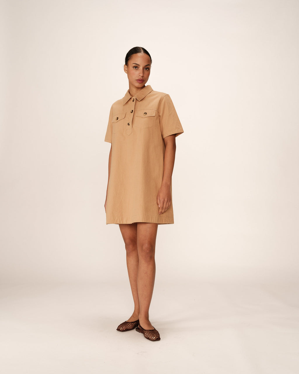 Robe Courte Col Boutonne Camel Philine