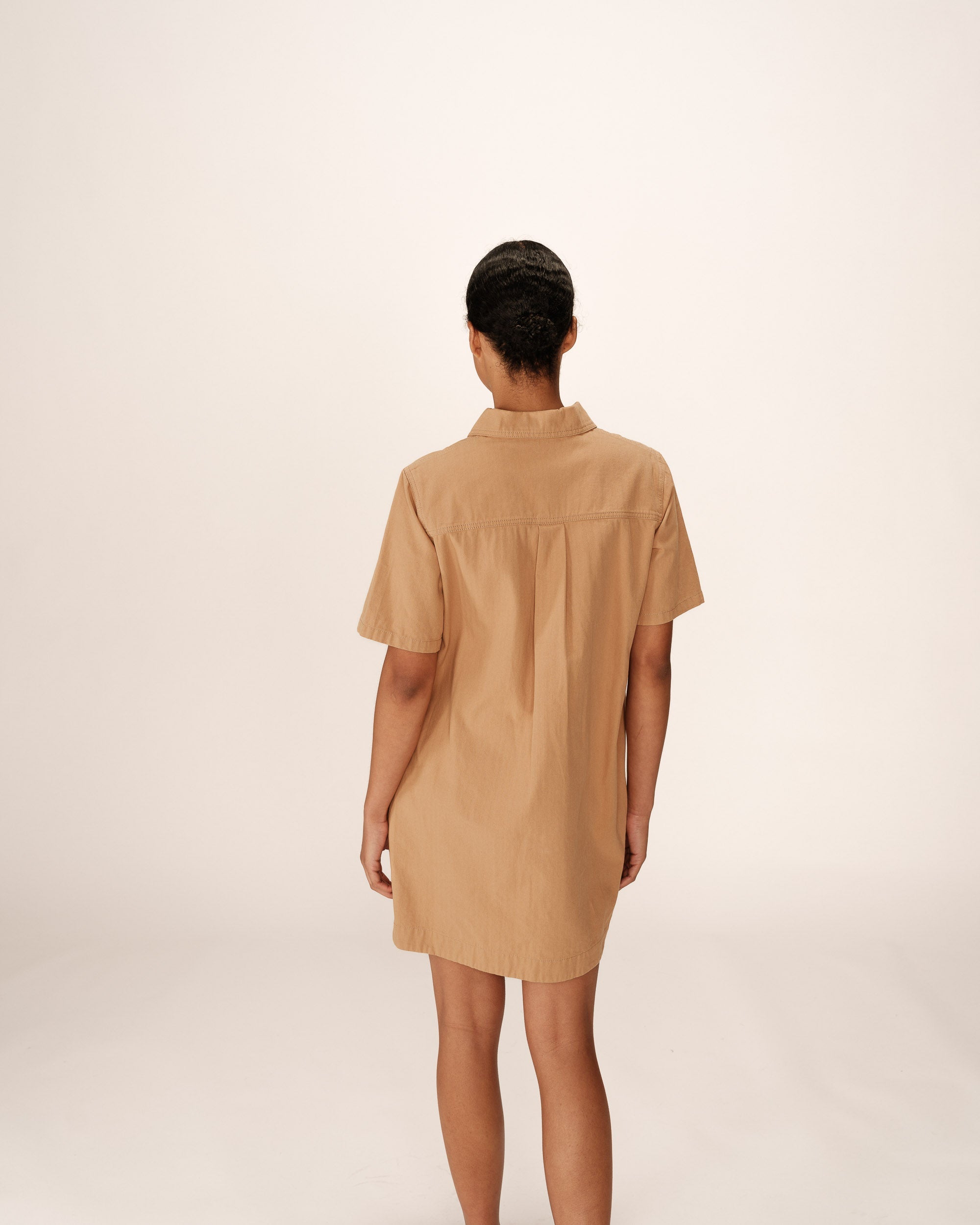 Robe Courte Col Boutonne Camel Philine