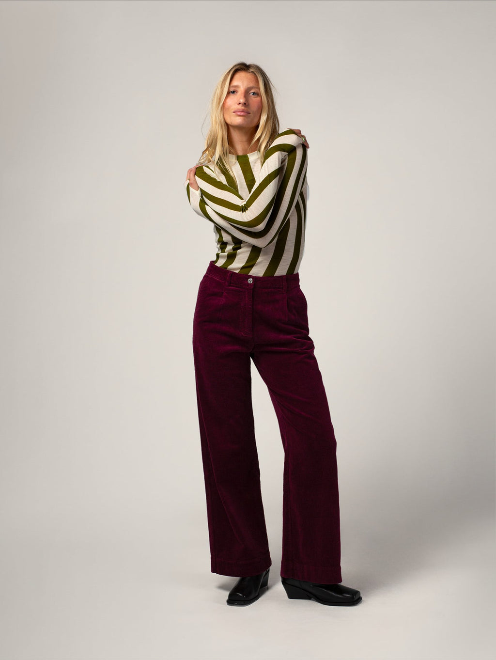 Pantaloni con Pinces Donna Prugna