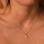 Colgante “Árbol de la vida” Oro amarillo 375/1000 y nácar