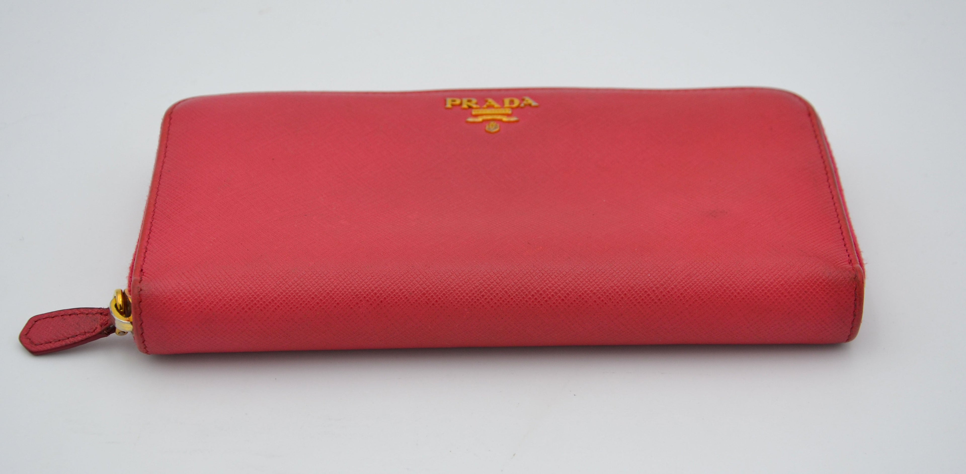 Prada Zipped Wallet In Saffiano Leather