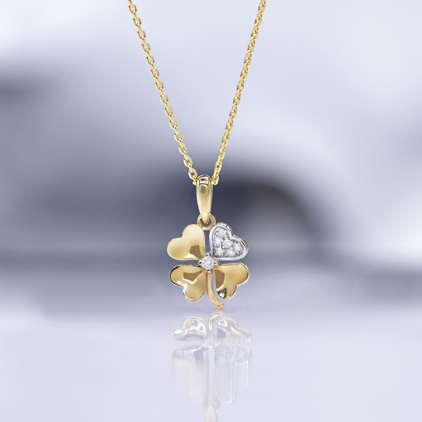 Colgante “Dilo con Flor” Diamantes 0.05/7 – Oro Amarillo 375/1000