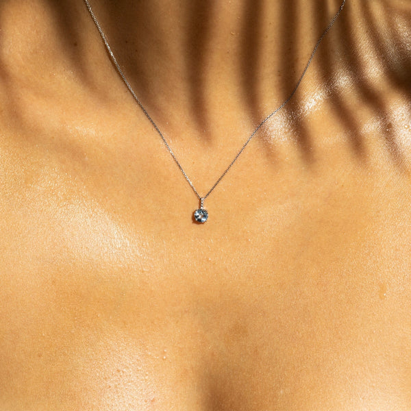 Colgante de Diamantes "Luz Azul" 0.01/2 Topacio 0.95/1 - Oro blanco