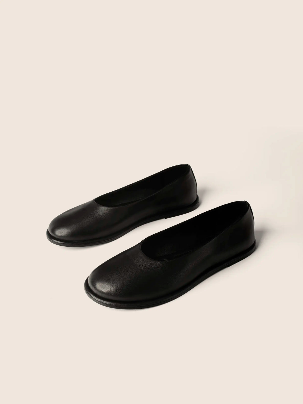 Zapatos planos con margaritas carmesí - Negro