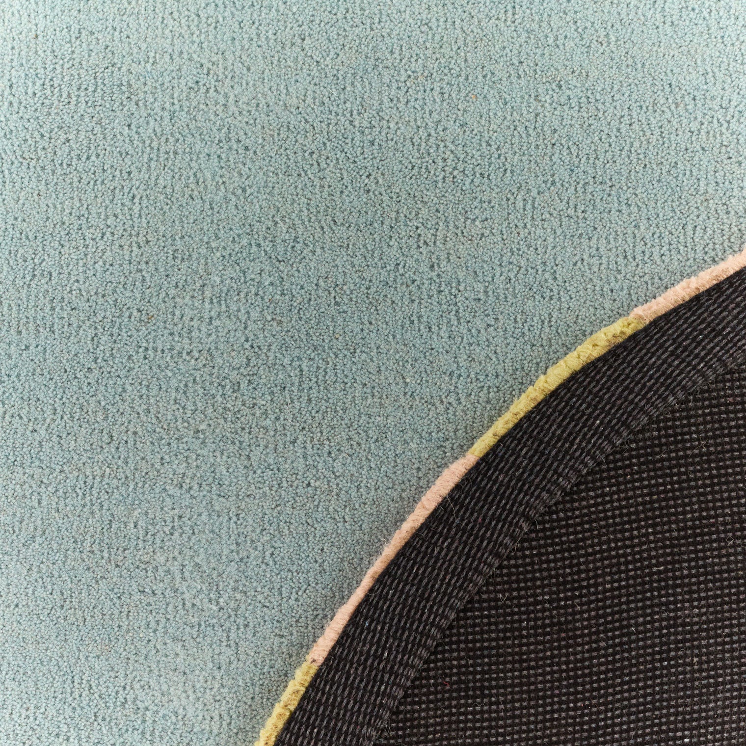 Soft Rayon – Pastel-hued wool rug Soft Rayon