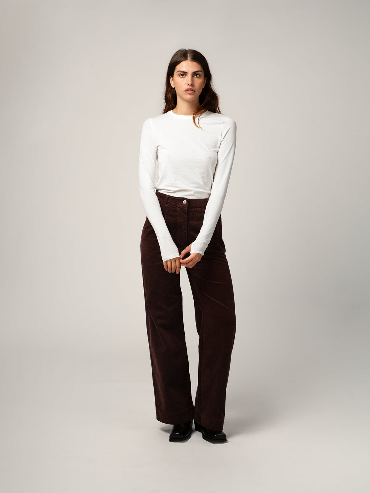 Pantaloni con pinces donna cioccolato