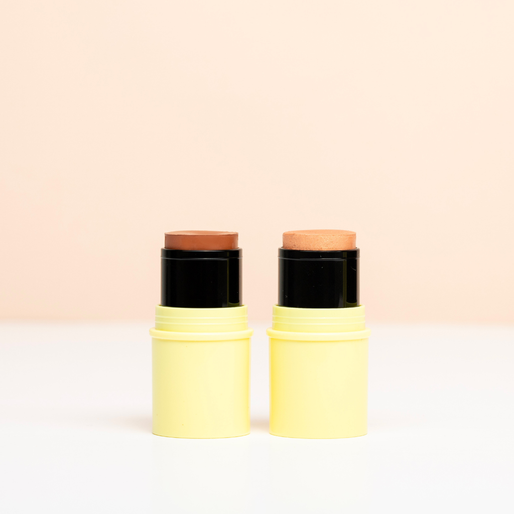 Pomponne Fantastick dúo iluminador bronceador dorado packshot