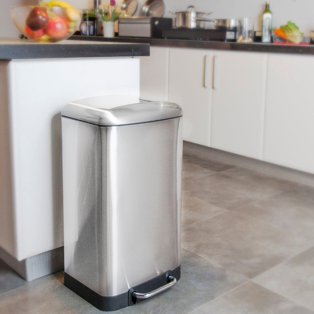 GREENWICH Design 30L pedal kitchen trash can in stainless steel with curved lid bucket