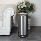 Cubo de basura de cocina estrecho con pedal de acero 40L FULLER en acero inoxidable cepillado de diseño - REDDECO.com