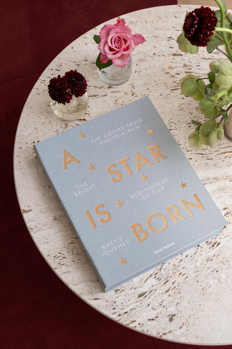 Álbum Baby - Una Estrella Ha Nacido, Gris