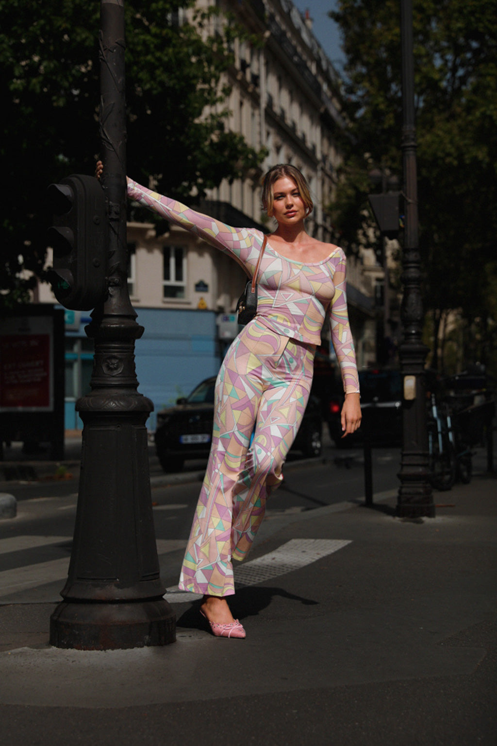 High-Waisted Straight Trousers In Retro Geometric Pattern - Multicoloured