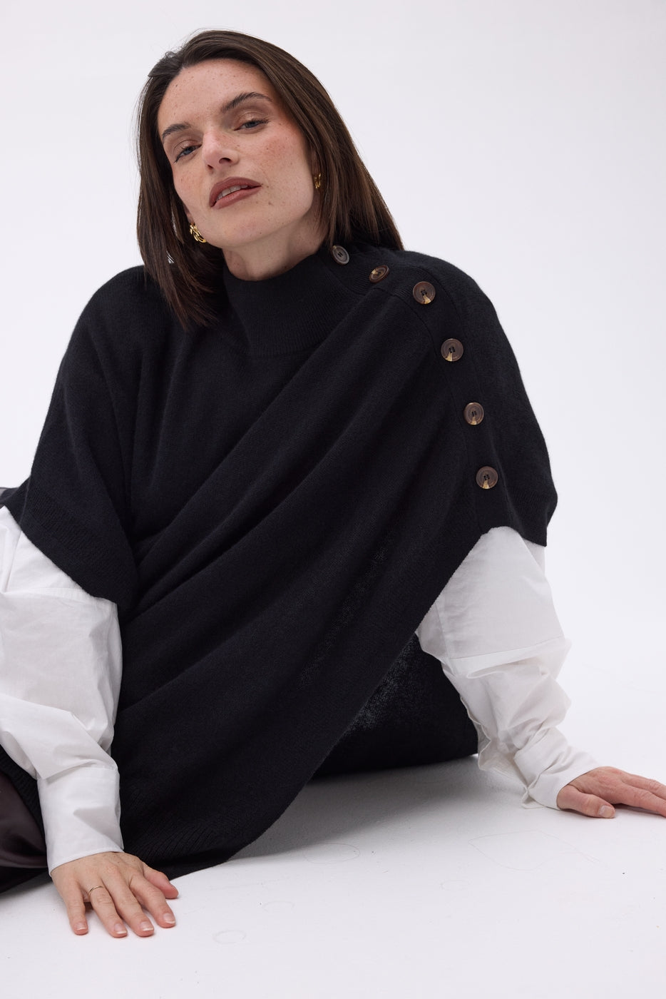 Poncho con botones Reba - Negro - Mujer