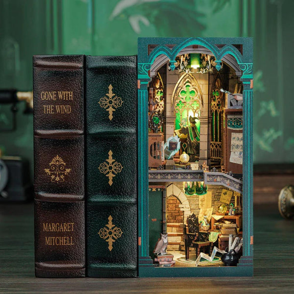 Book Nook - Dark Common Room
