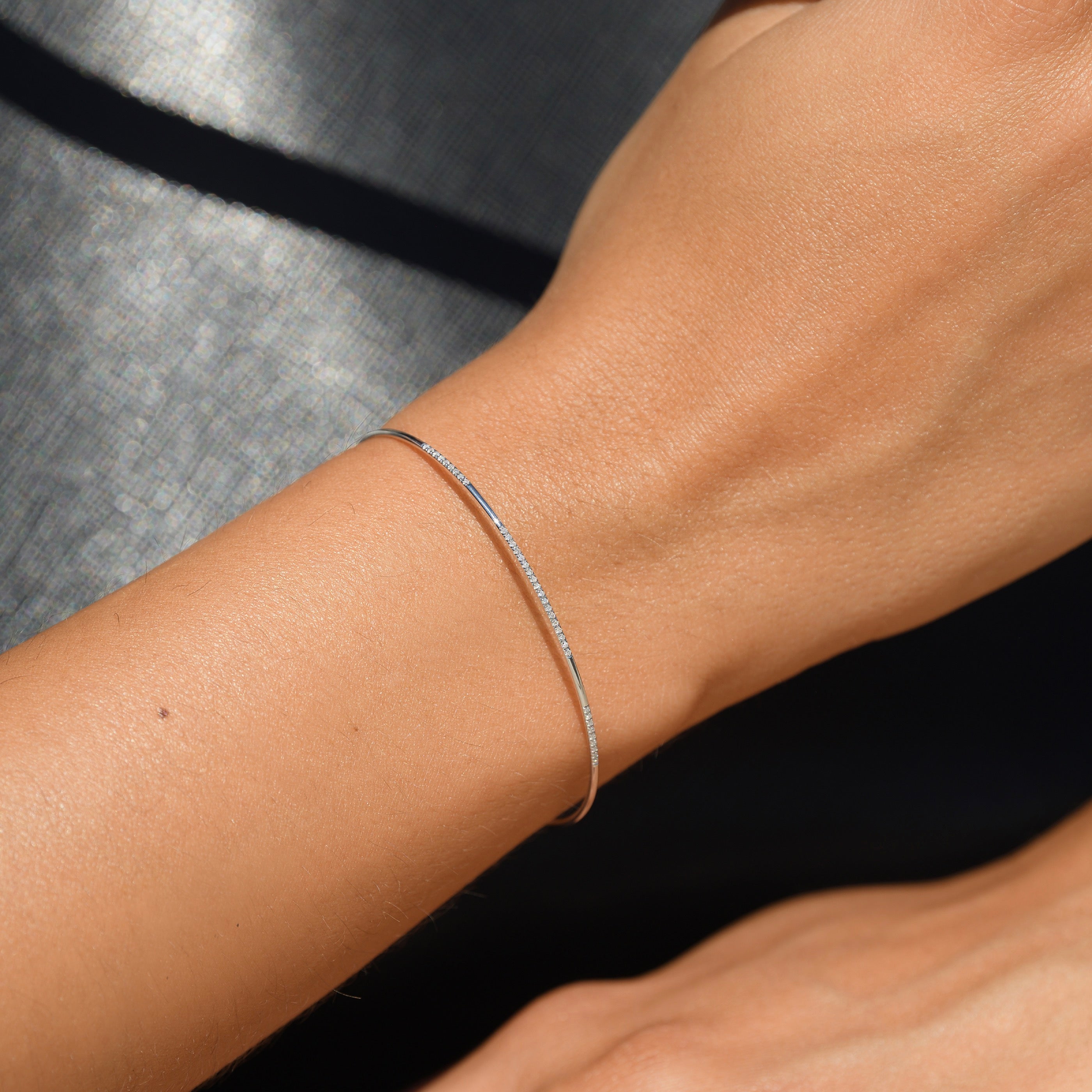 Pulsera "Divided Line Bangle" Diamantes 0.07Ct/36 - Oro blanco 375/1000