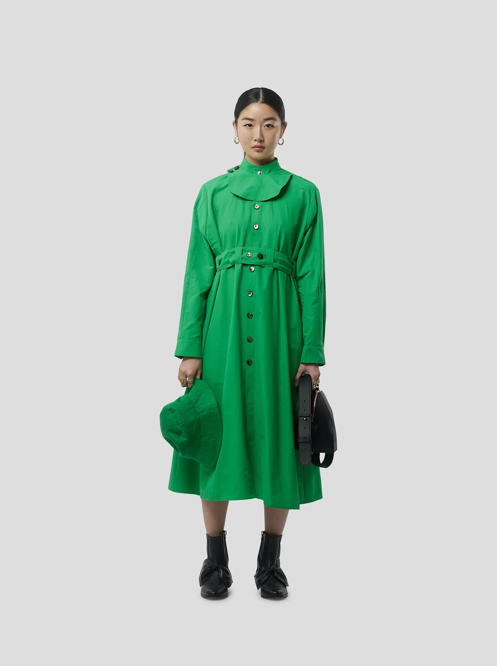 Vestido Kurtis en tejido técnico suave verde Kelly