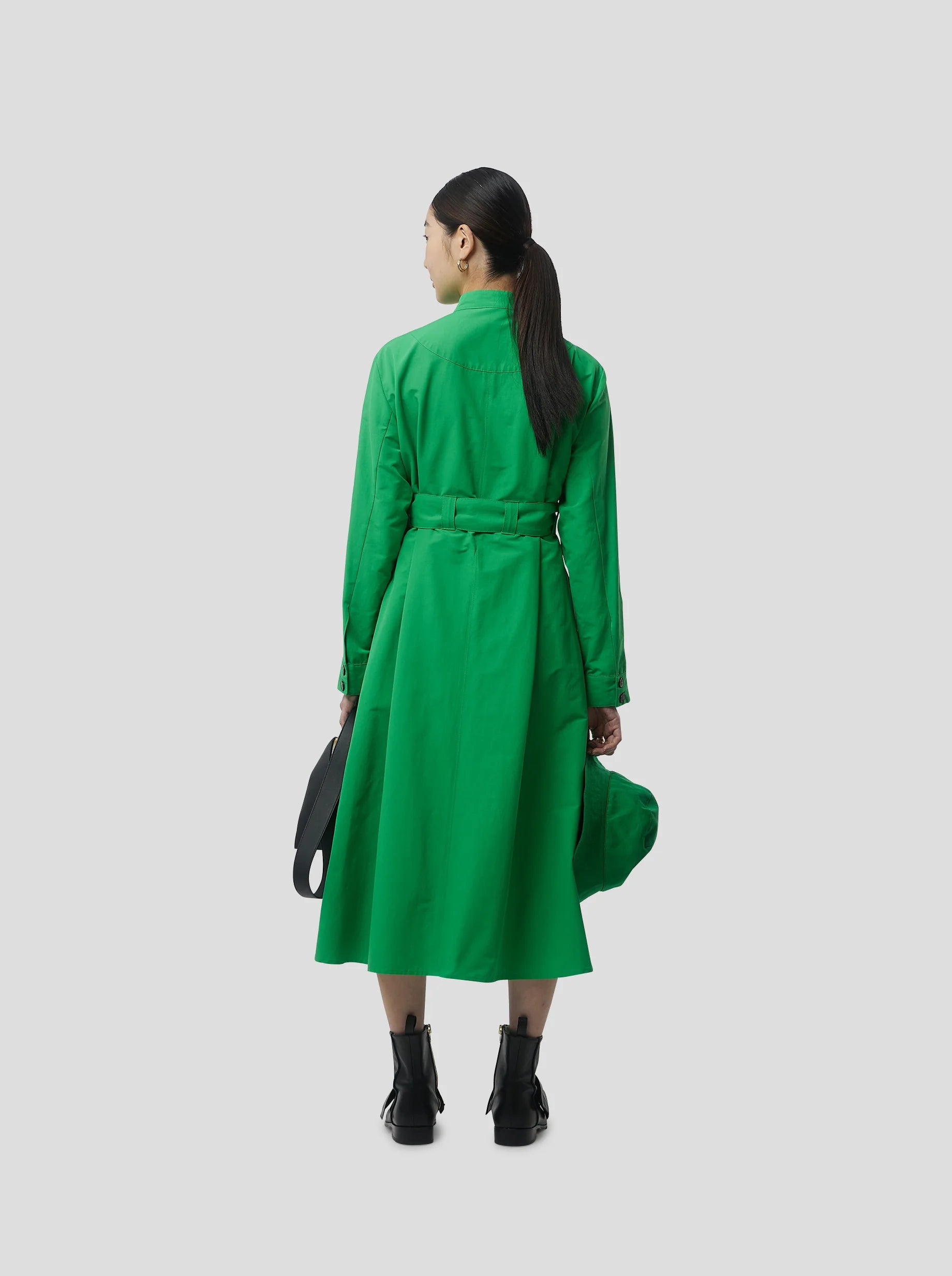 Vestido Kurtis en tejido técnico suave verde Kelly