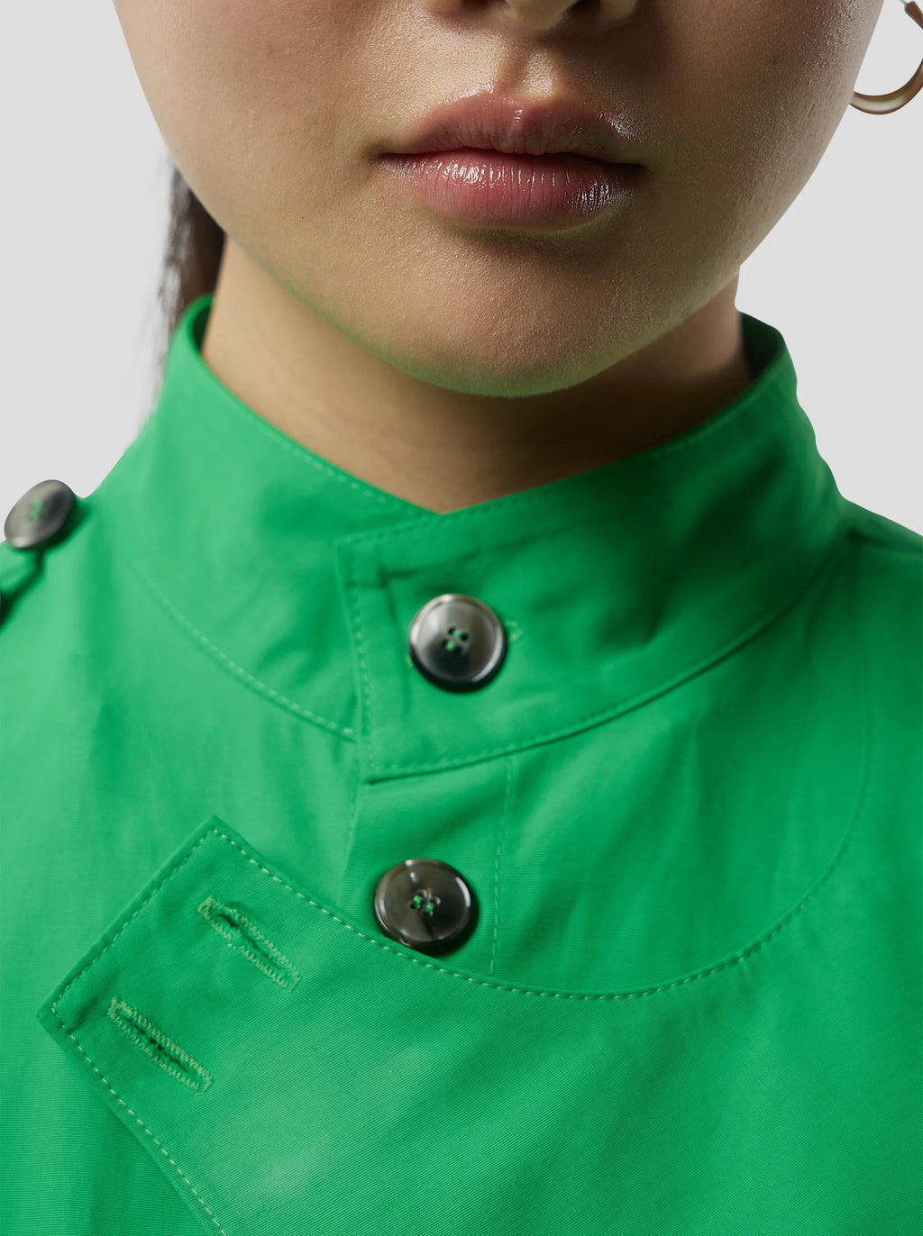 Vestido Kurtis en tejido técnico suave verde Kelly