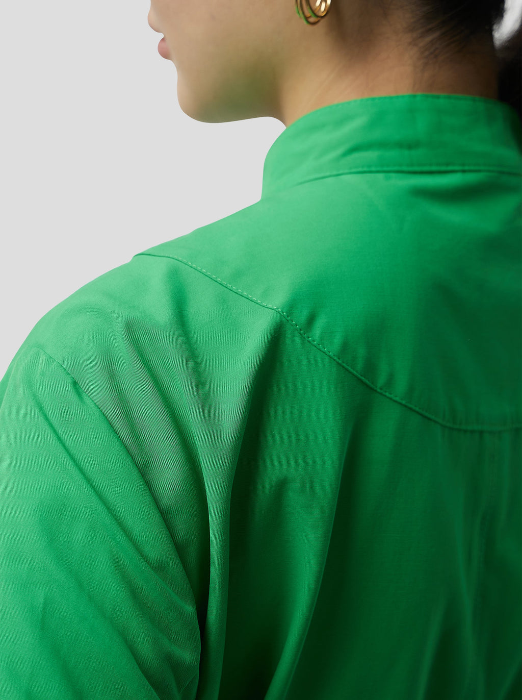 Vestido Kurtis en tejido técnico suave verde Kelly