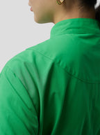 Vestido Kurtis en tejido técnico suave verde Kelly