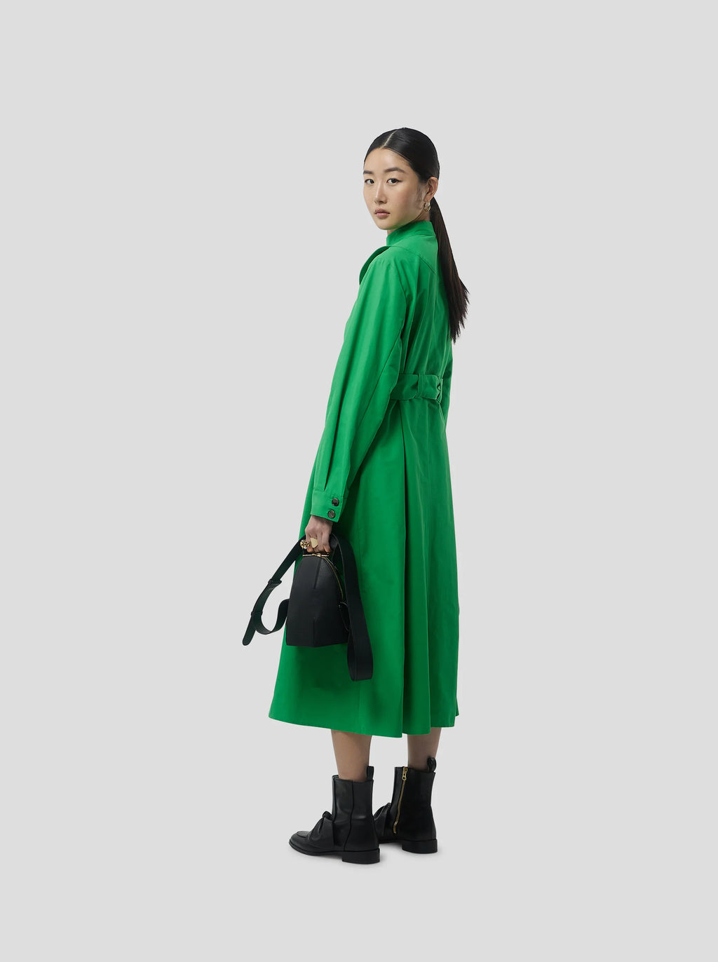 Vestido Kurtis en tejido técnico suave verde Kelly