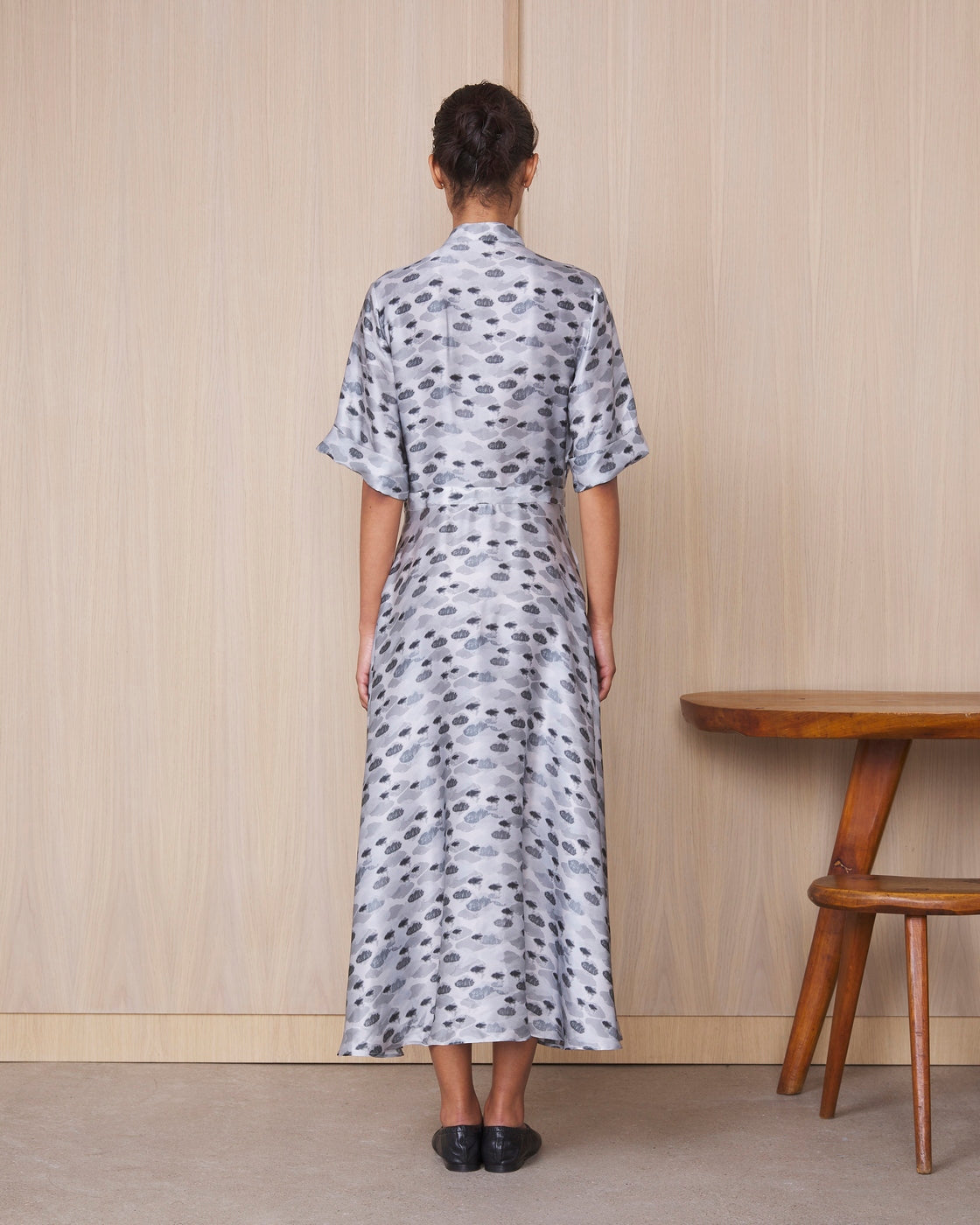 Robe + Nadia Band Silk Abstract Print - Grey/Mdgrey/Dkgrey