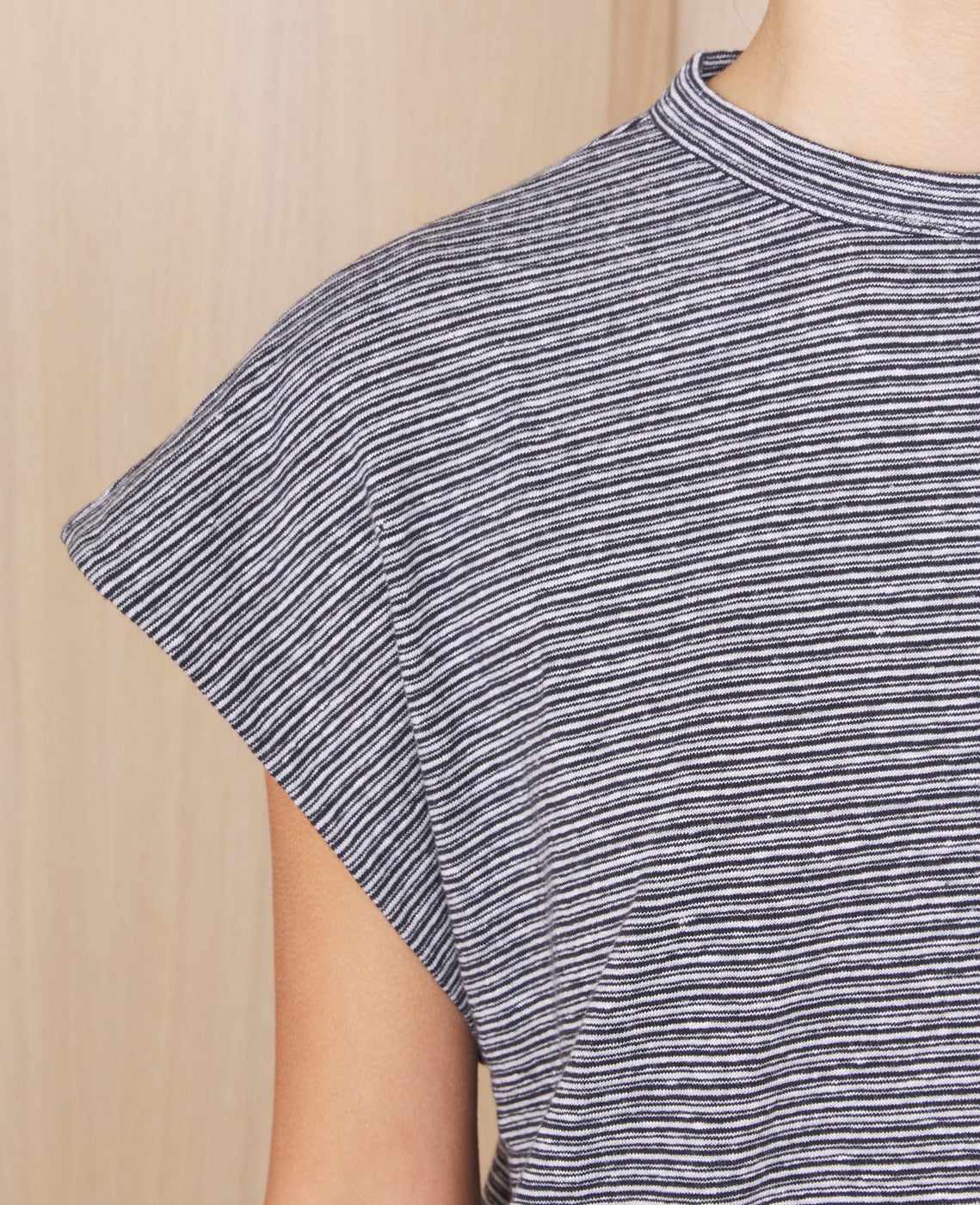 Camiseta Isra - Crudo/Azul marino oscuro - Mujer