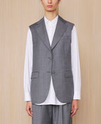 Officine Générale – Veste Giovanni - Gris Moyen - Femme, gilet gris en laine porté par un mannequin, vue de face