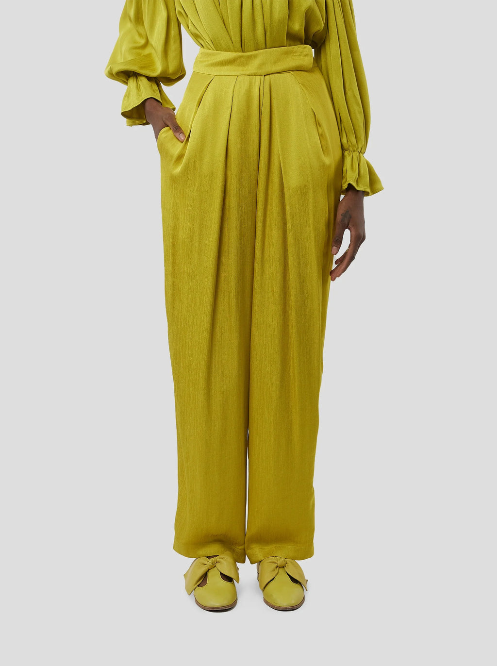 Sakis Trousers in Marsala Sulphur