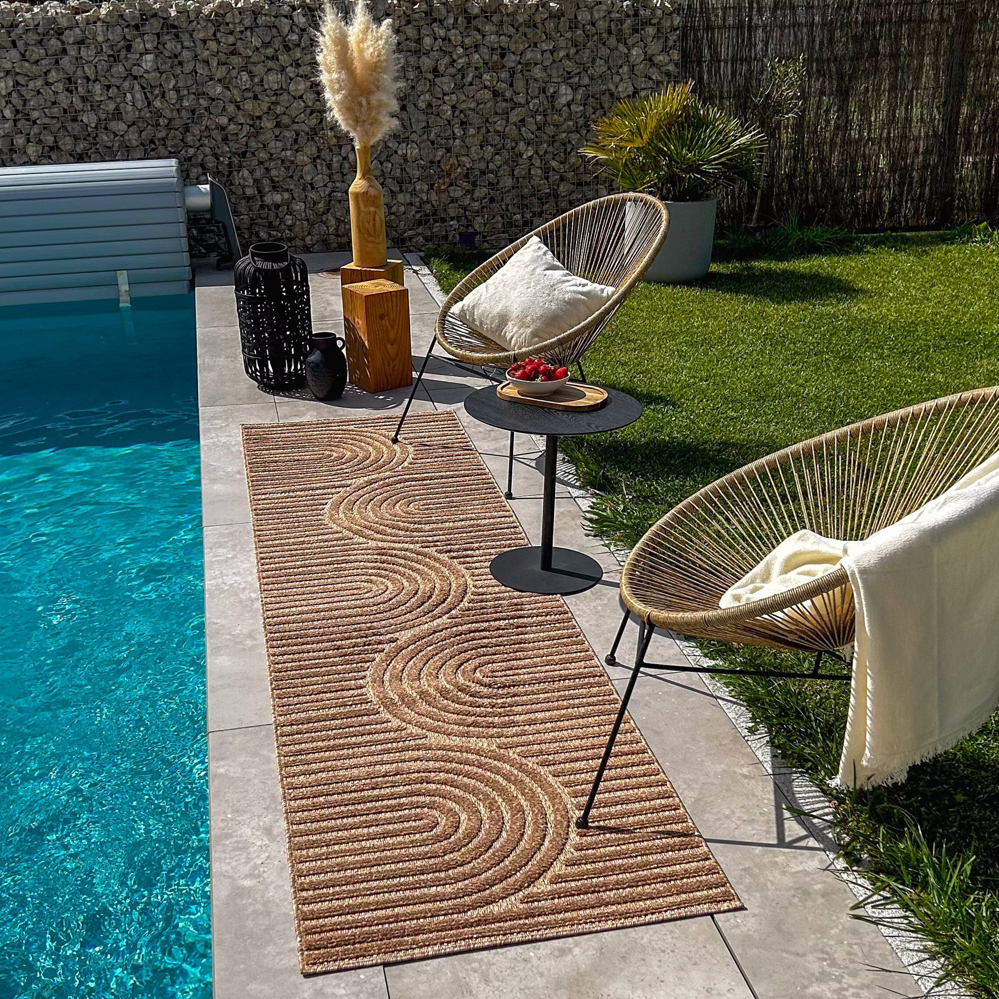 Indoor and outdoor rugs with symmetrical arc patterns SANTORINI 986 BEIGE: SAN986BEI Nazar rugs