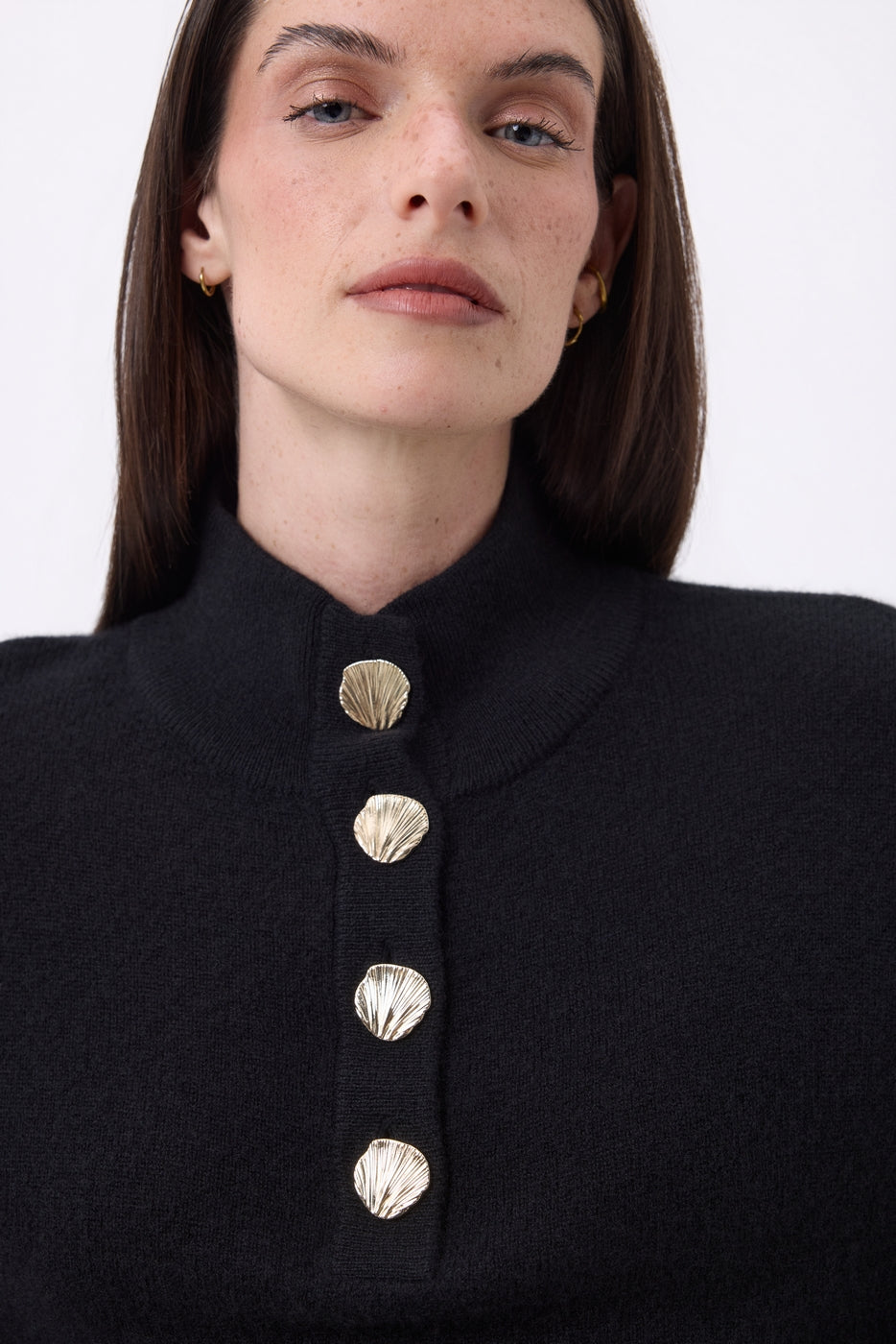 Jersey de cuello alto con mangas abullonadas y botones dorados Sandy - Negro - Mujer