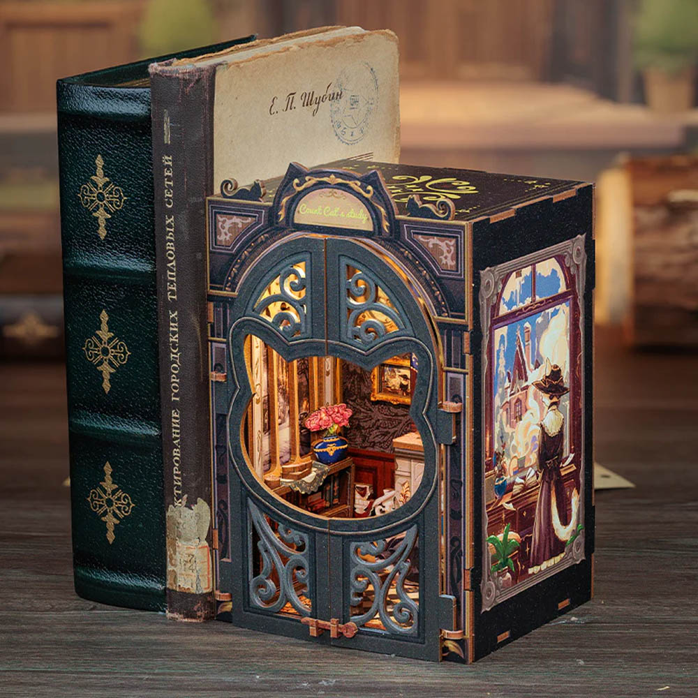 Book Nook - Le Bureau Du Comte Chat